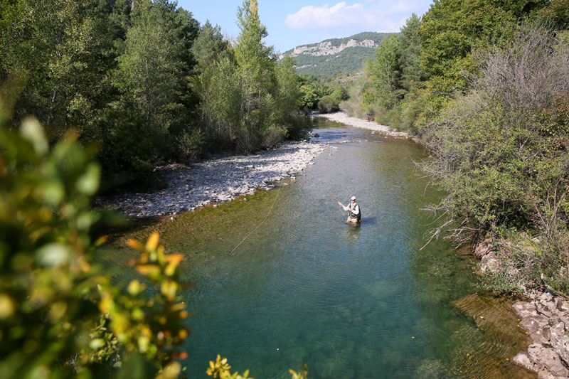 fly-fishing-river
